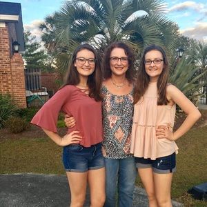 Meet your Posher, Melissa